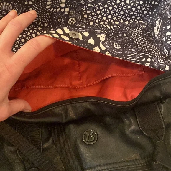 Lululemon Rare Lace Gym Bag - Picture 5 of 14